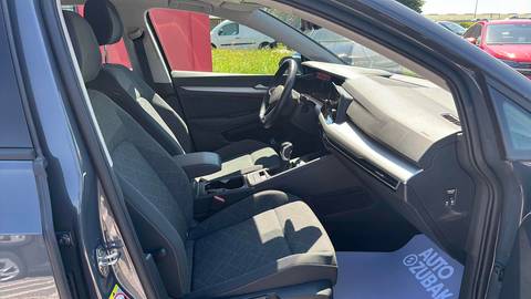 2024 Volkswagen Golf — sličica 9