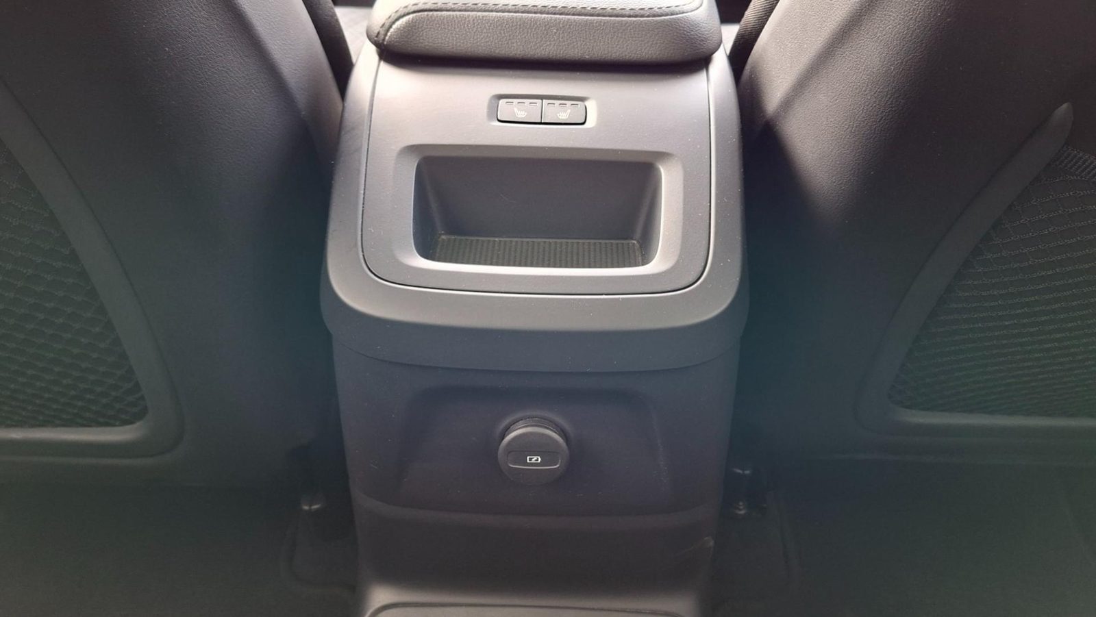 2023 Volvo XC60 — fotografija 11