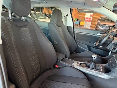 2017 Peugeot 308 — sličica 23