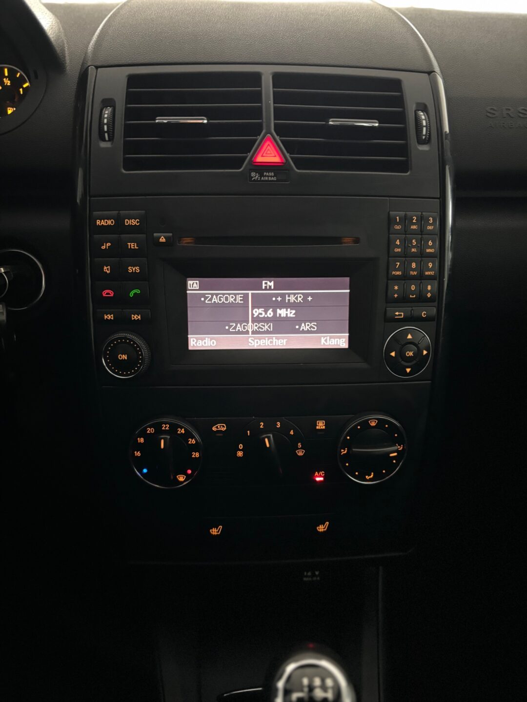 2011 Mercedes-Benz A-klasa — fotografija 11