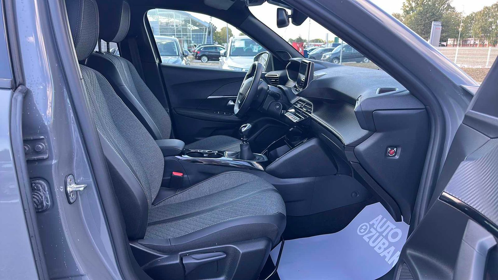 2025 Peugeot 2008 — fotografija 9