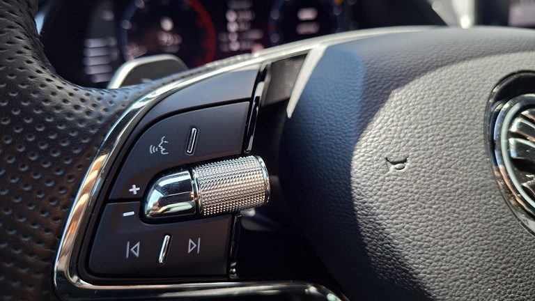 2023 Škoda Octavia — fotografija 17