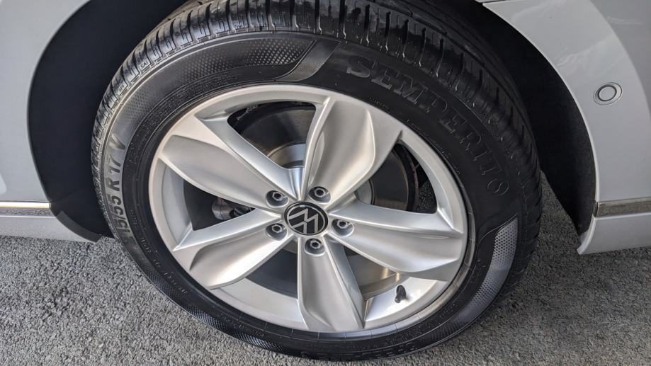 2023 Volkswagen Passat — fotografija 10