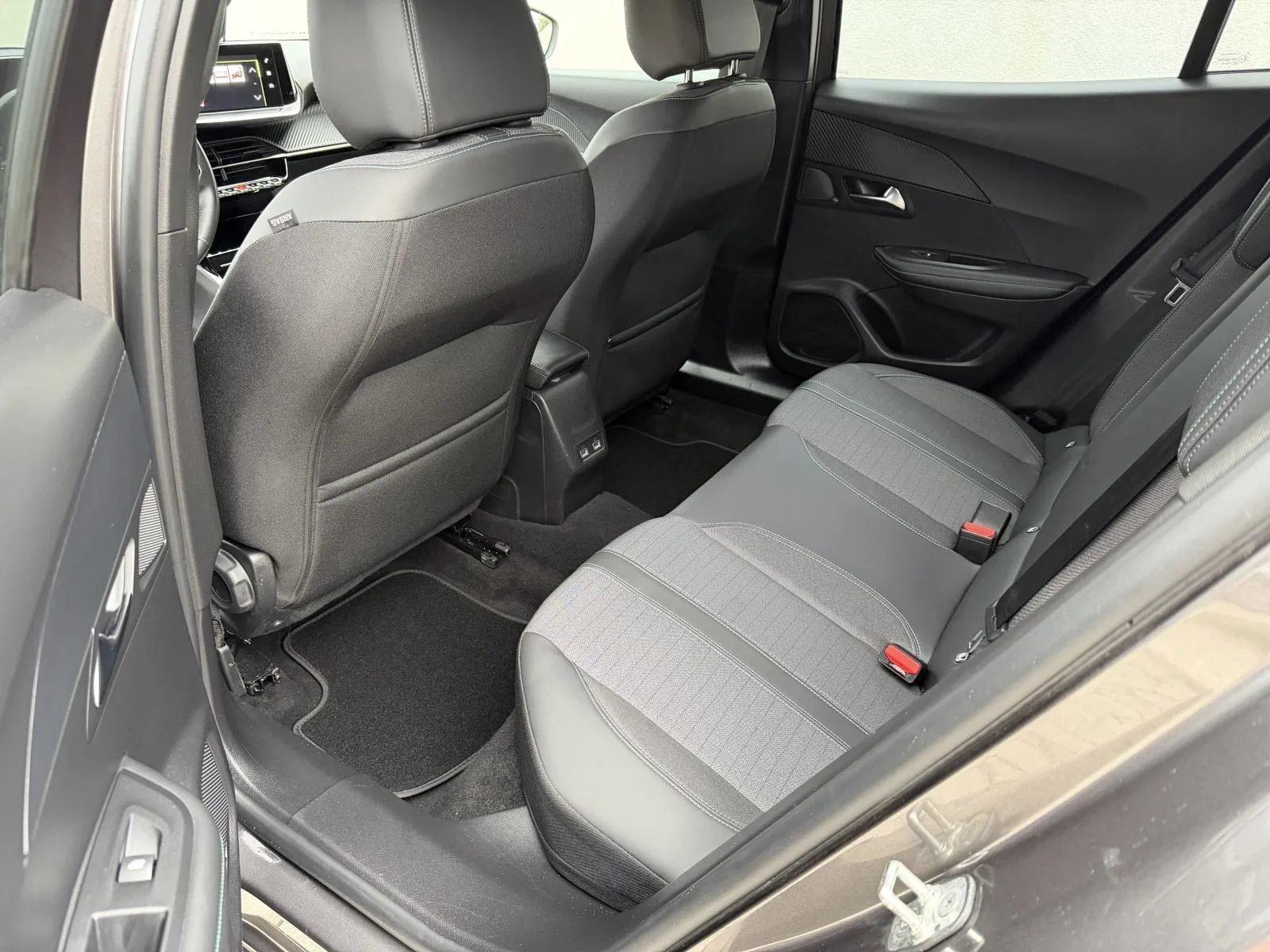 2023 Peugeot 2008 — fotografija 25