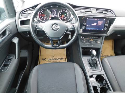 2018 Volkswagen Touran — sličica 9