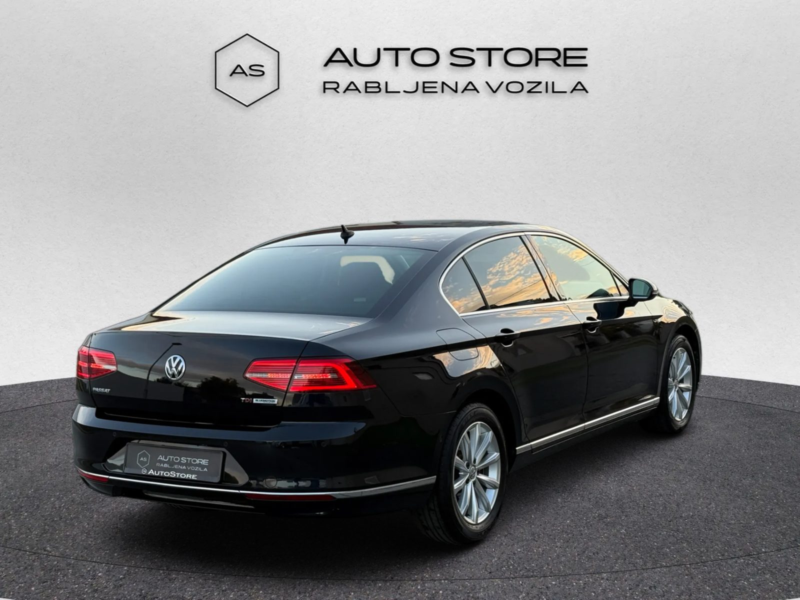 2017 Volkswagen Passat Highline — fotografija 9