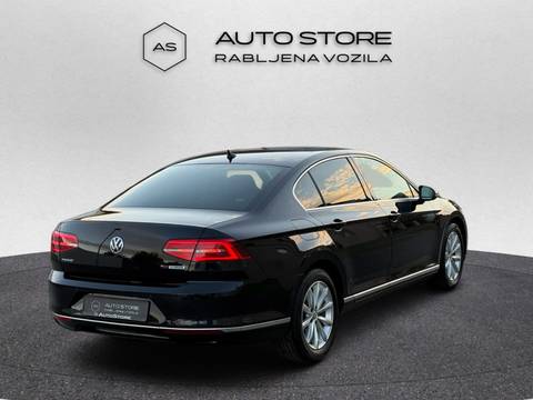 2017 Volkswagen Passat Highline — sličica 9