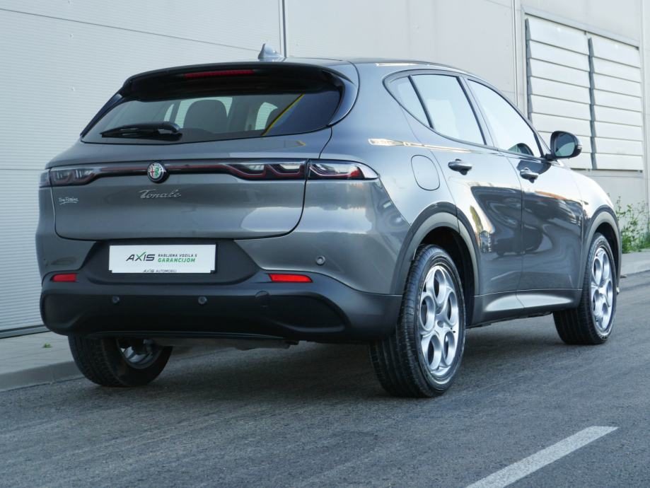2023 Alfa Romeo Tonale — fotografija 11