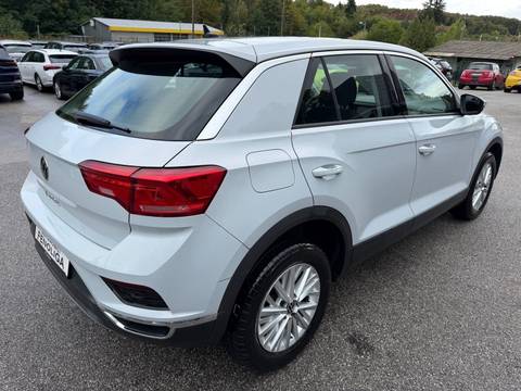 2021 Volkswagen T-Roc — sličica 2