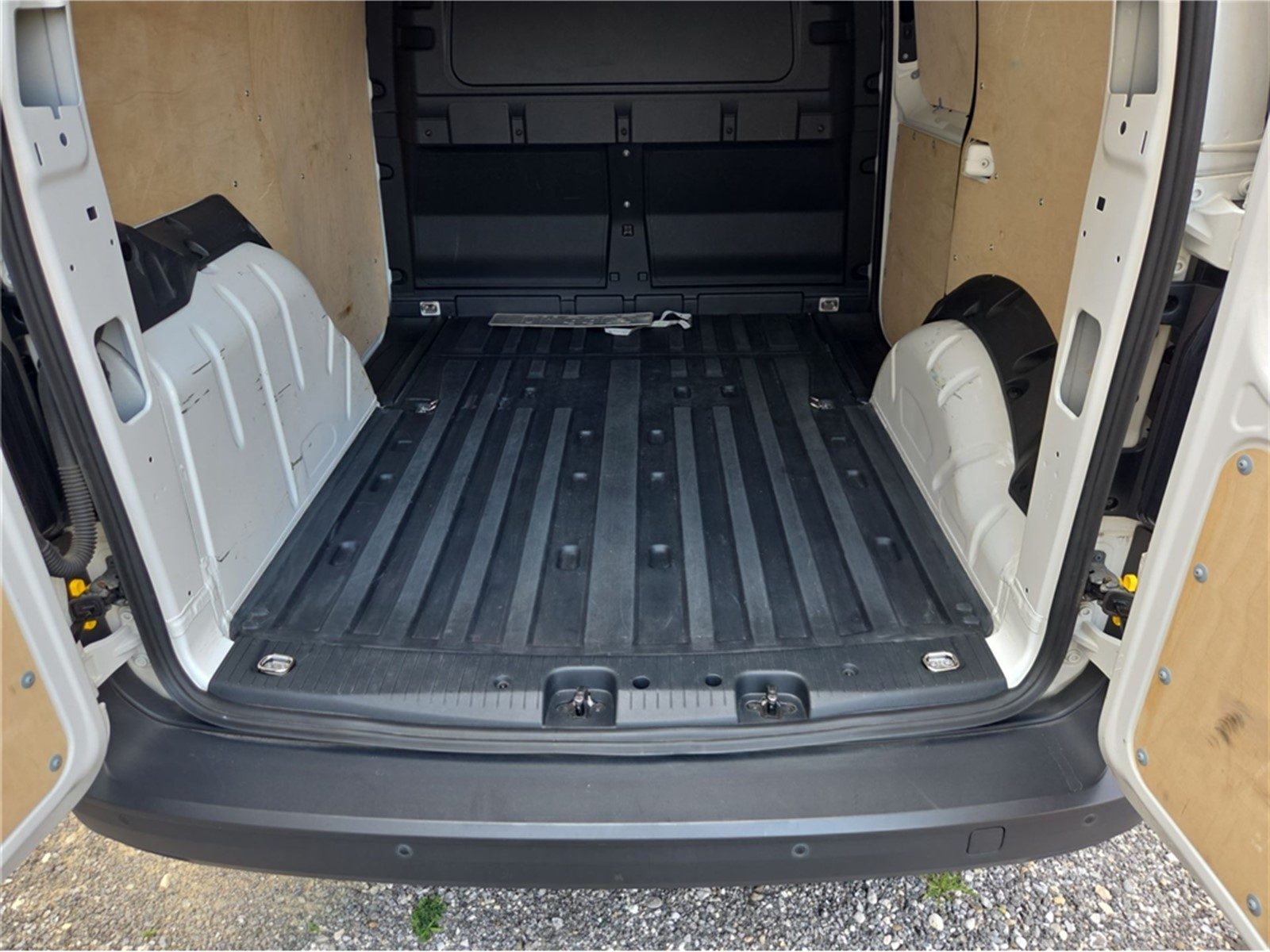 2023 Volkswagen Caddy — fotografija 16