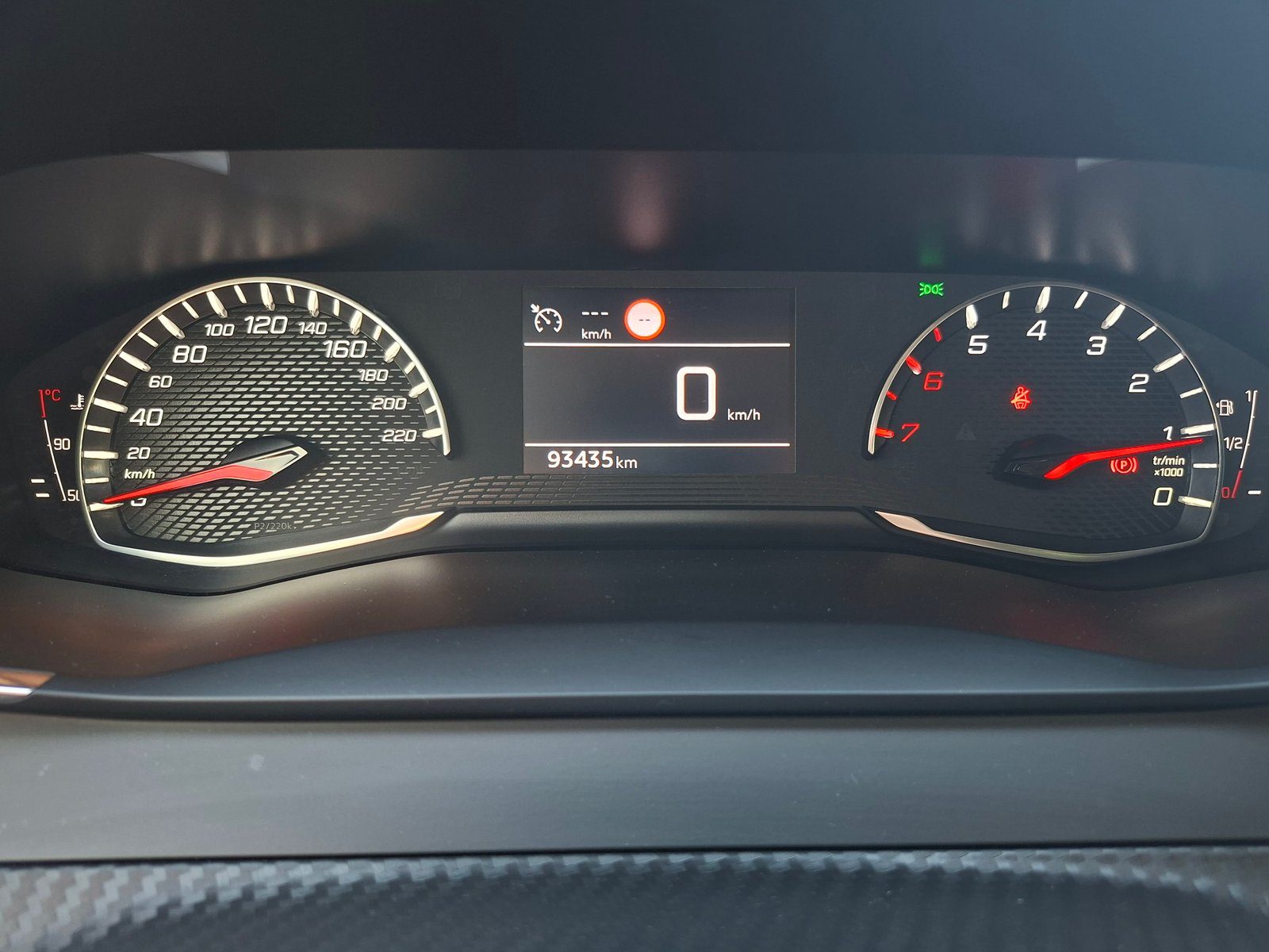 2022 Peugeot 2008 — fotografija 13