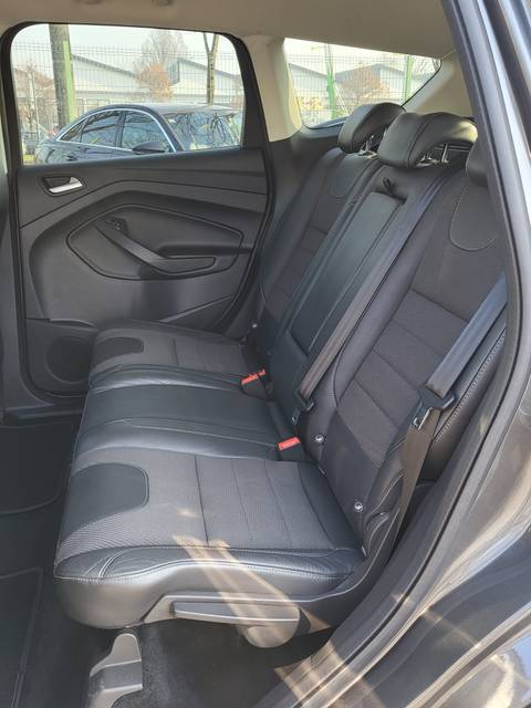 2016 Ford Kuga — sličica 11