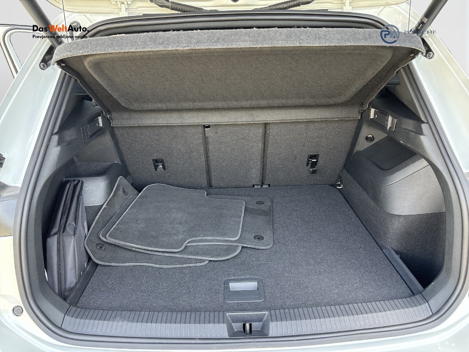 2025 Volkswagen Tiguan R-Line — fotografija 29