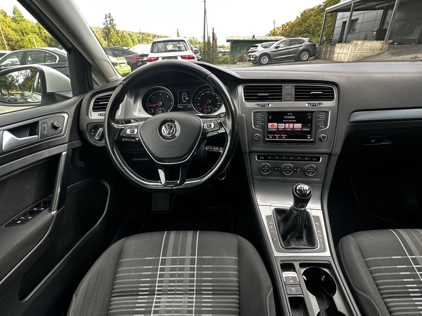 2016 Volkswagen Golf — fotografija 9