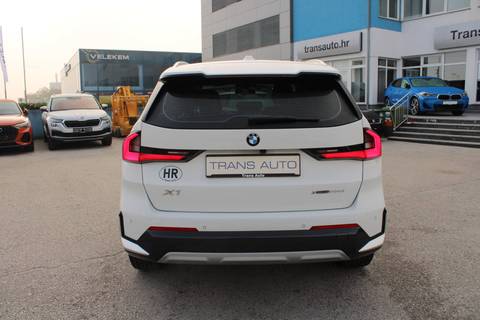 2023 BMW X1 — sličica 6