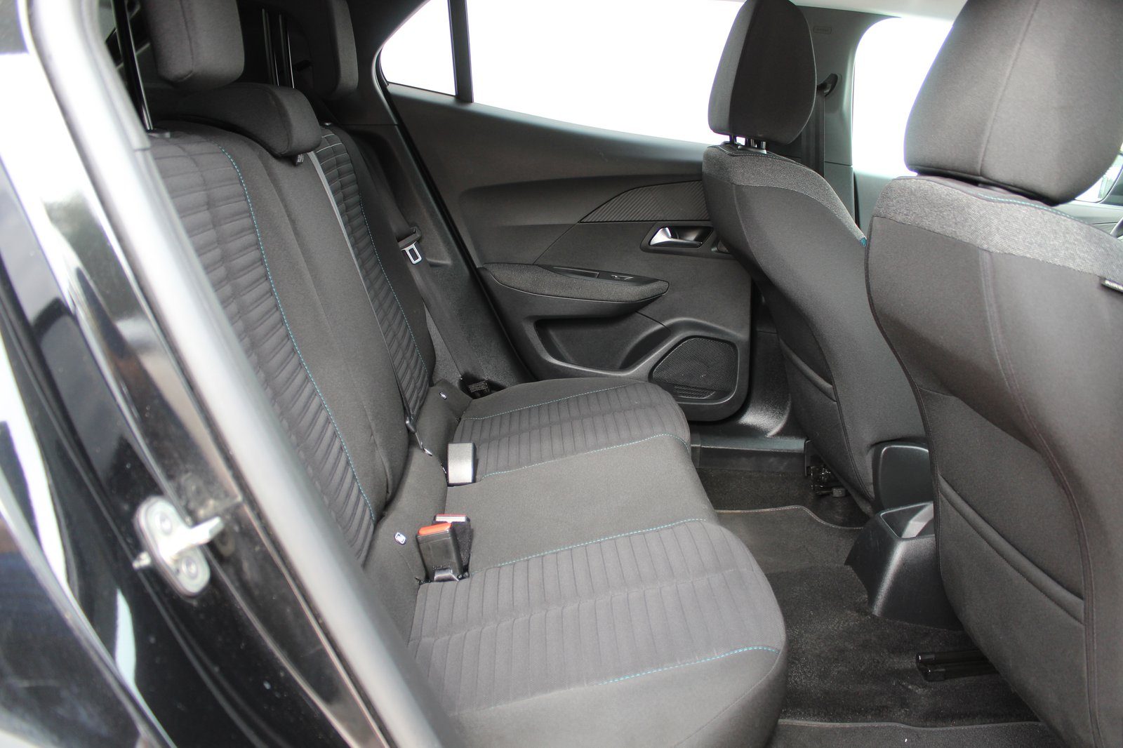 2022 Peugeot 2008 — fotografija 13