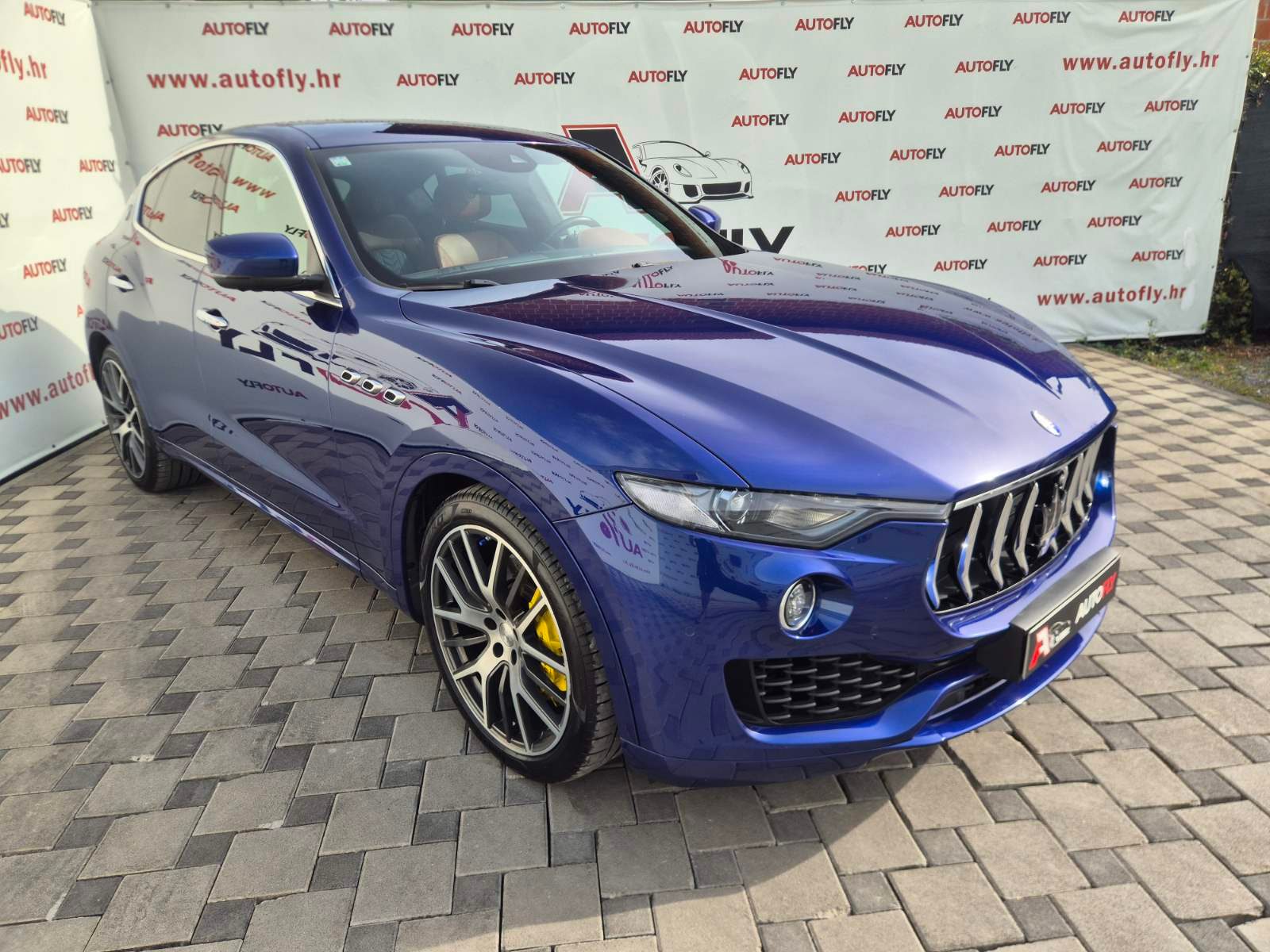 2016 Maserati Levante — fotografija 10