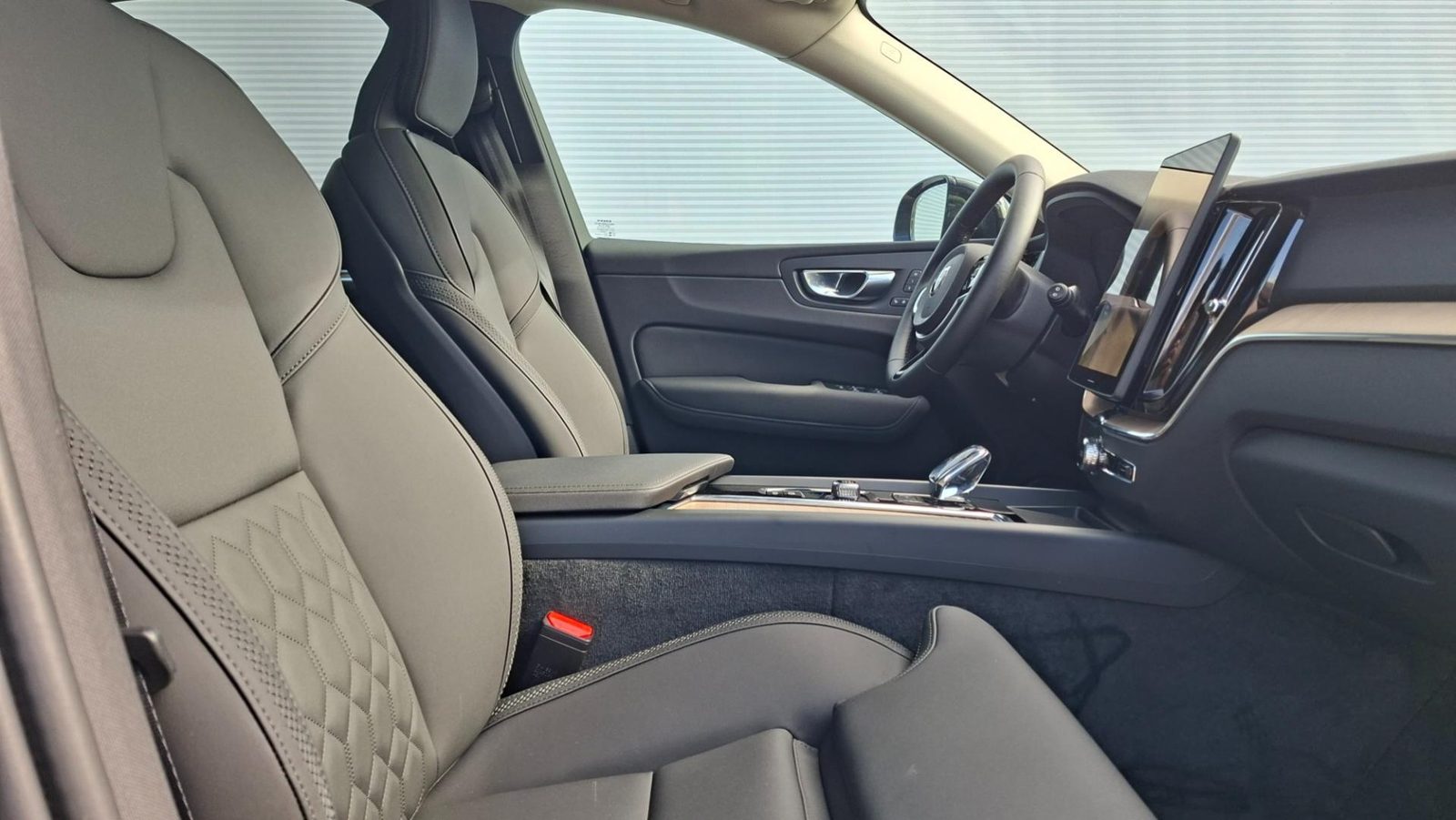 2025 Volvo XC60 — fotografija 9