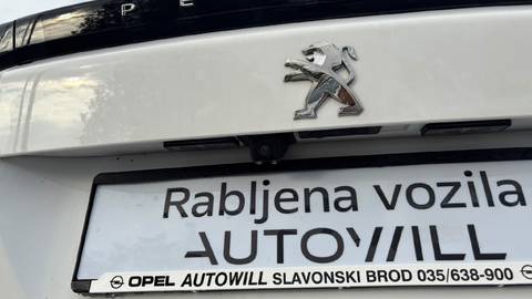 2022 Peugeot 2008 — sličica 12