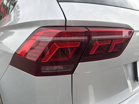 2021 Volkswagen Tiguan — sličica 17