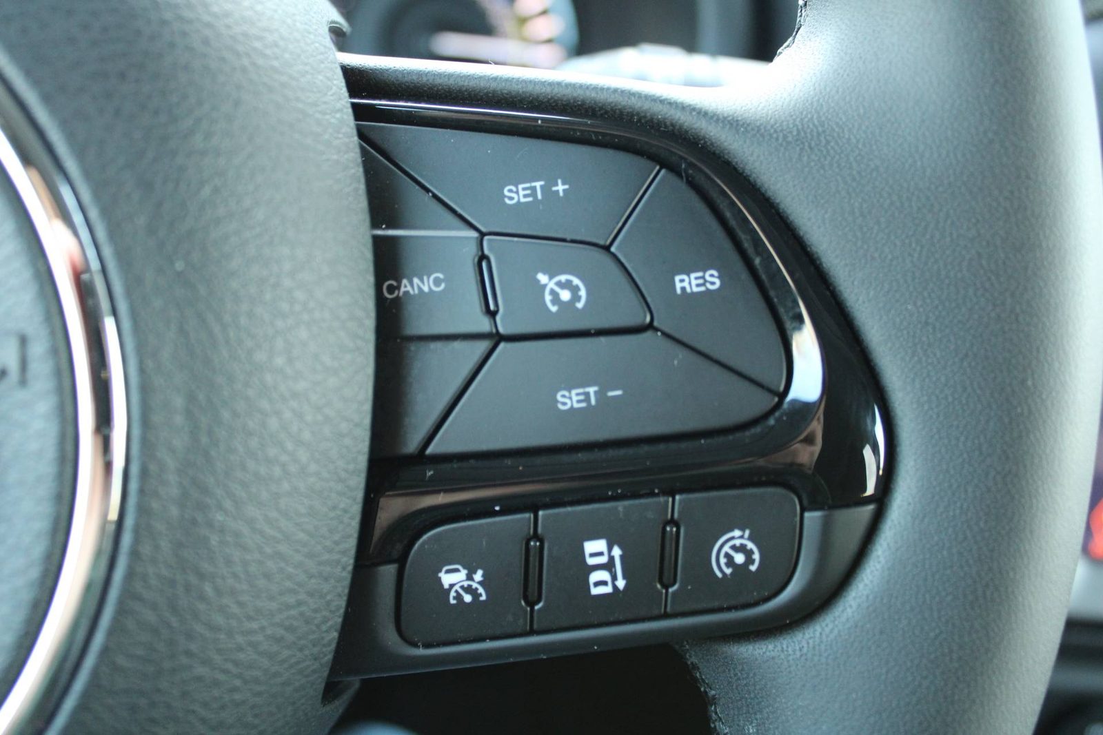 2022 Jeep Renegade — fotografija 15