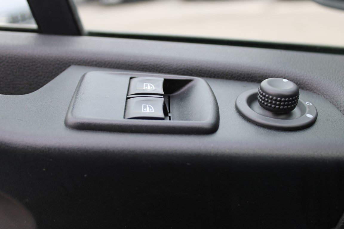 2020 Renault Trafic — fotografija 15