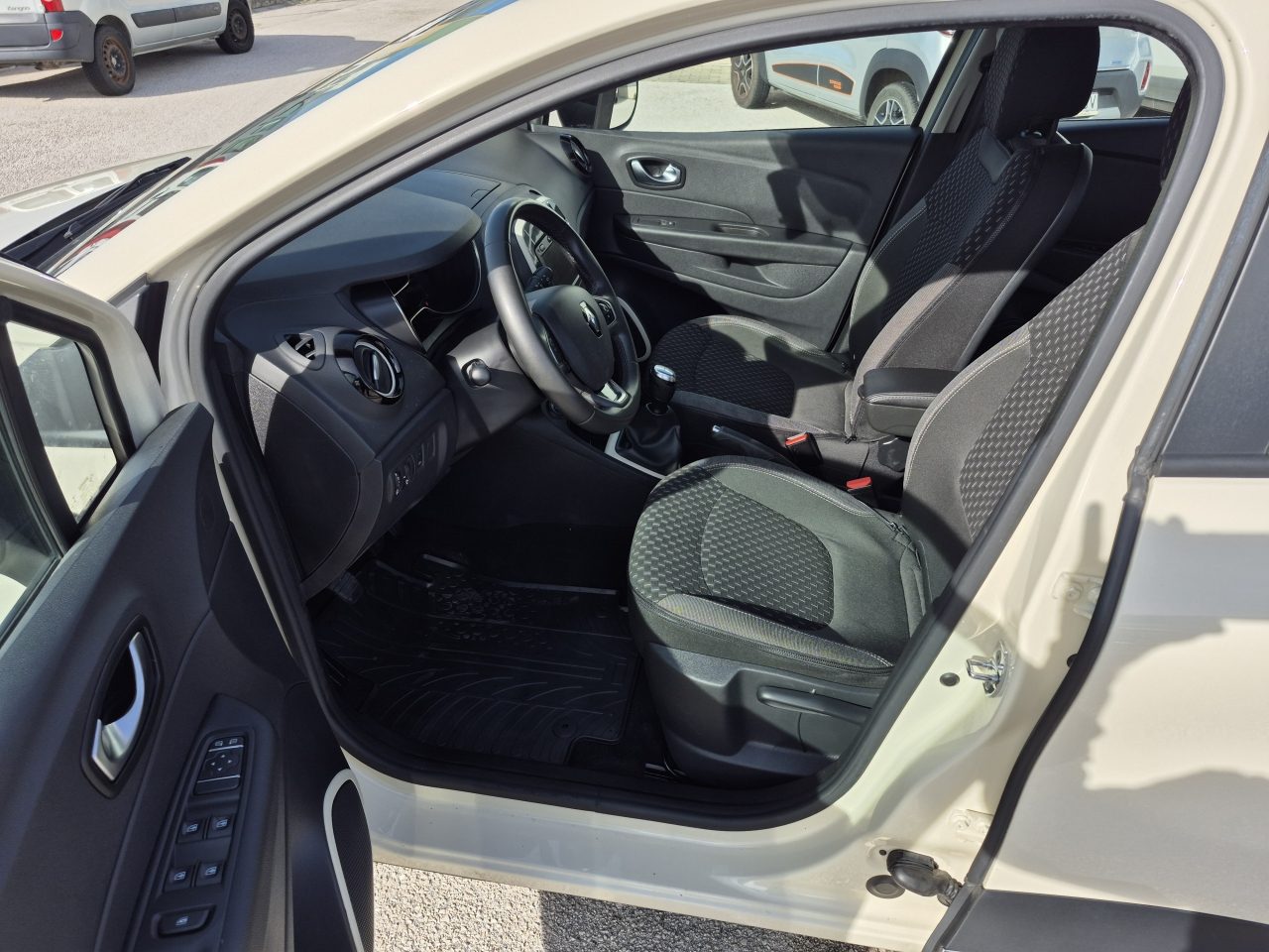 2019 Renault Captur — fotografija 7