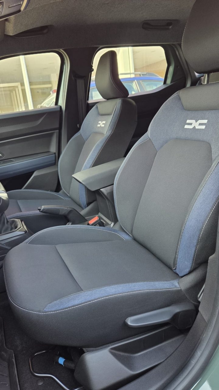 2025 Dacia Duster — fotografija 8