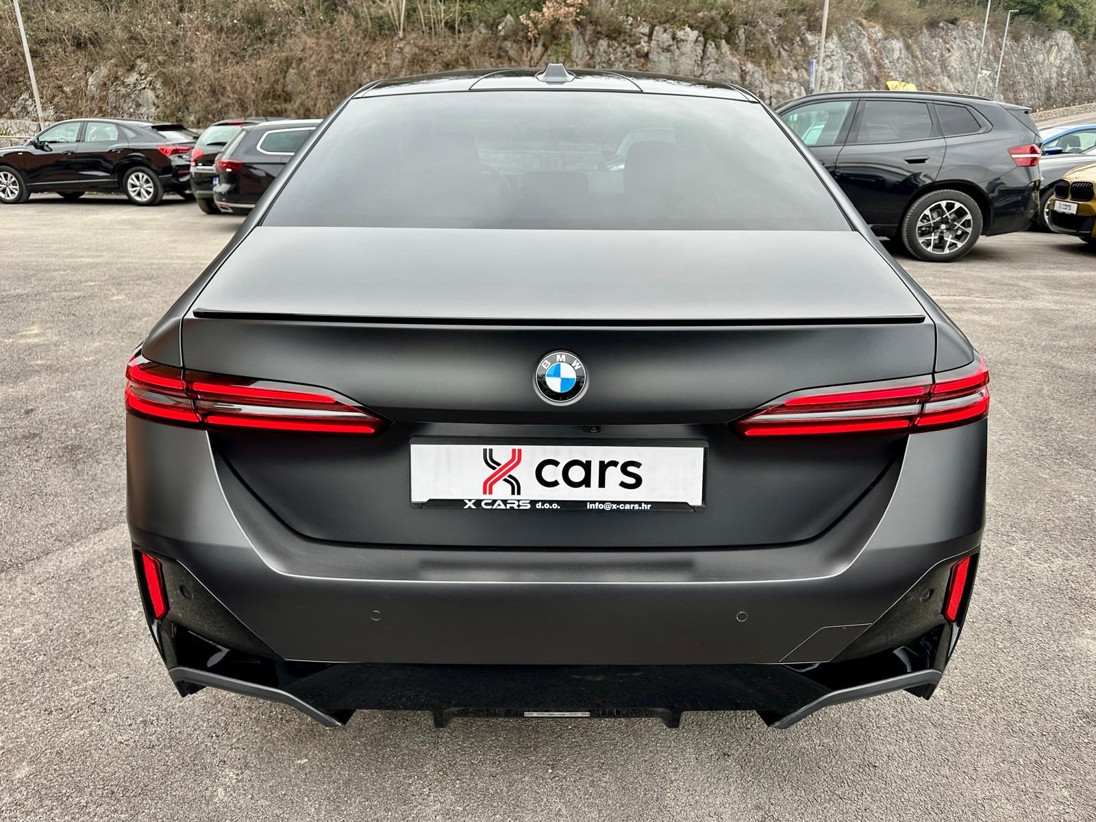 2024 BMW Serija 5 — fotografija 5