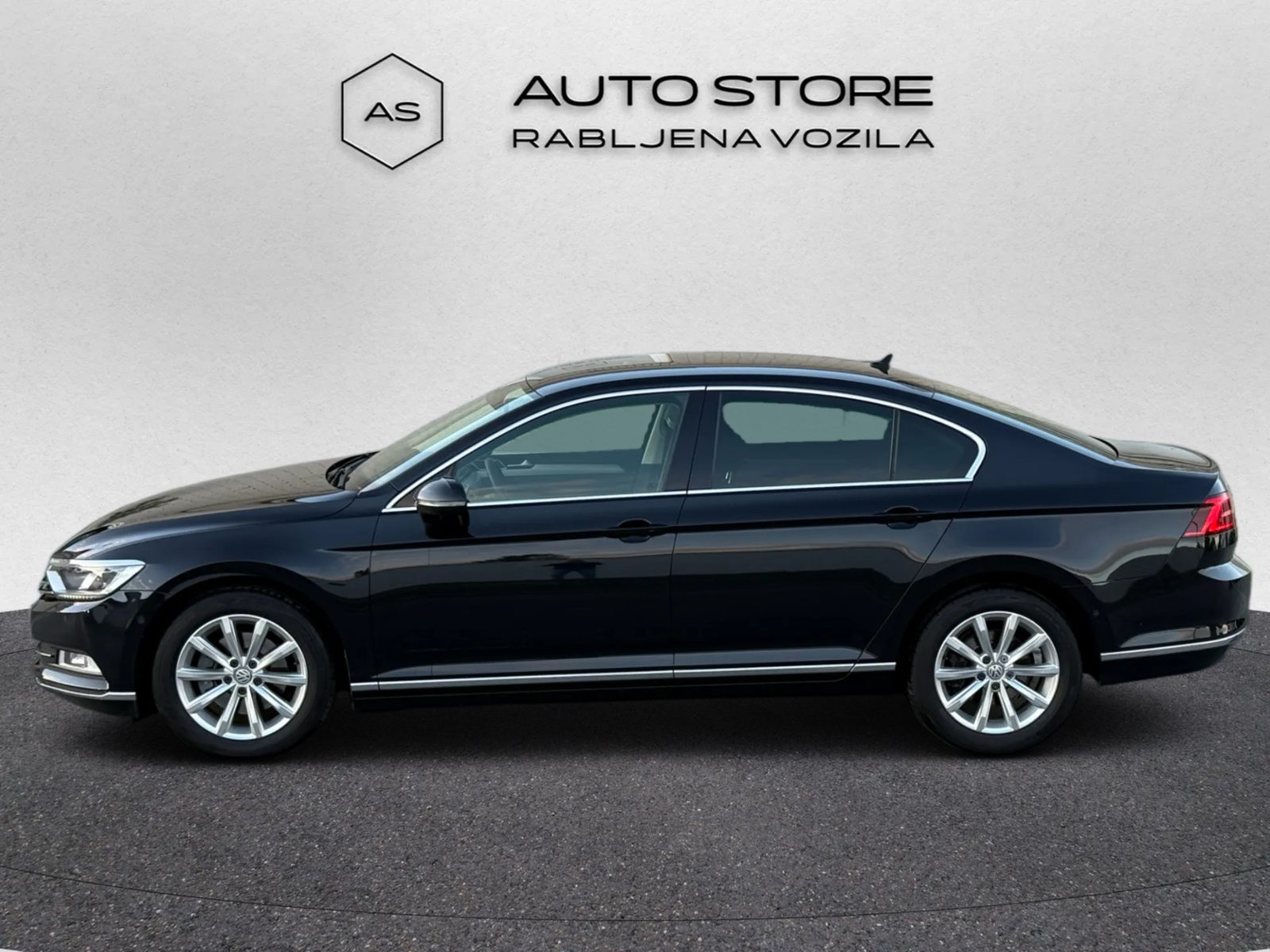 2017 Volkswagen Passat Highline — fotografija 3
