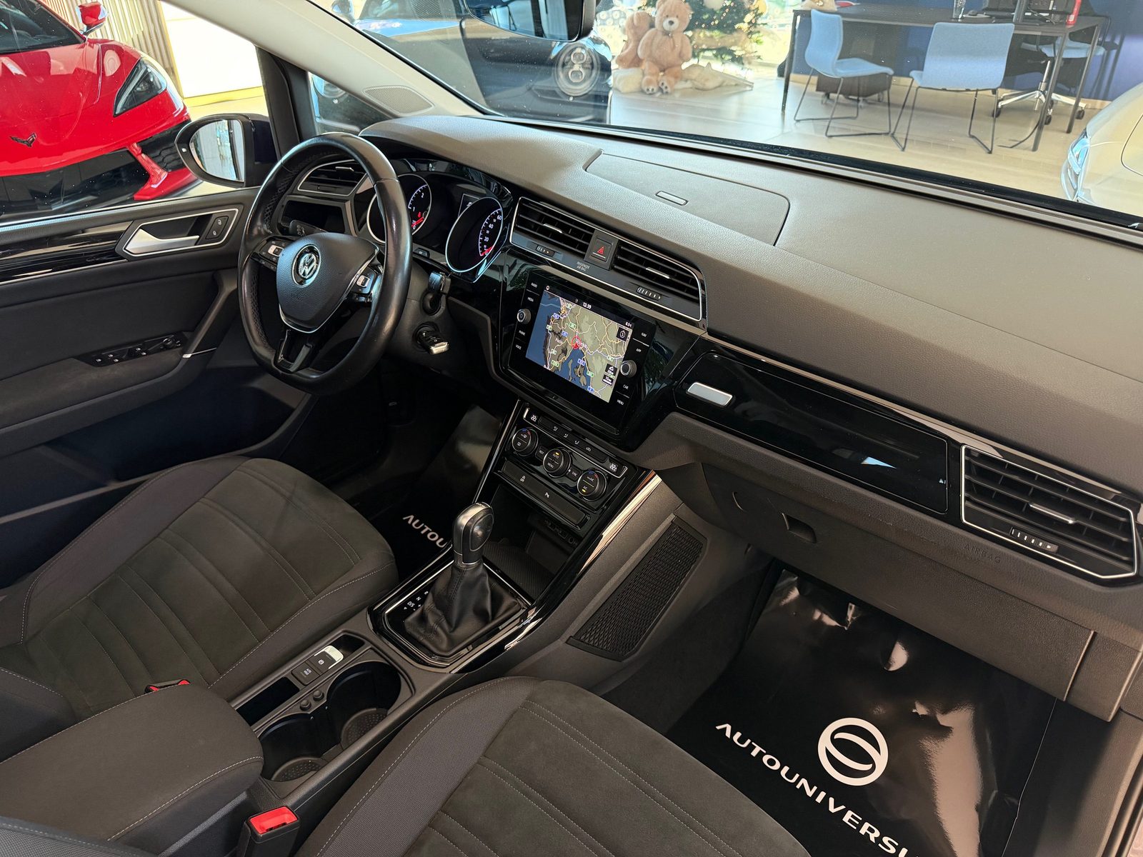 2019 Volkswagen Touran — fotografija 17