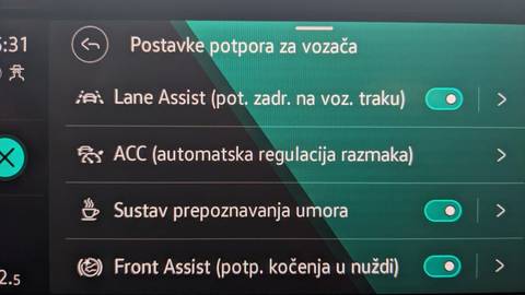 2023 Volkswagen Golf — sličica 20