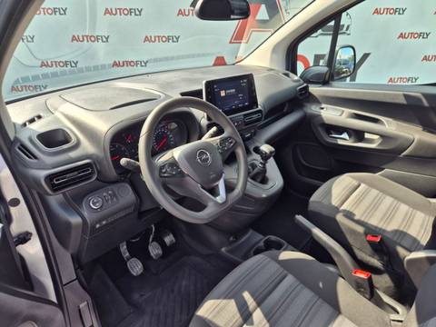 2022 Opel Combo — sličica 16