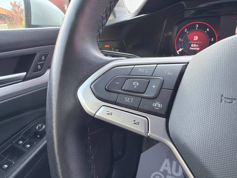 2024 Volkswagen Golf — sličica 24