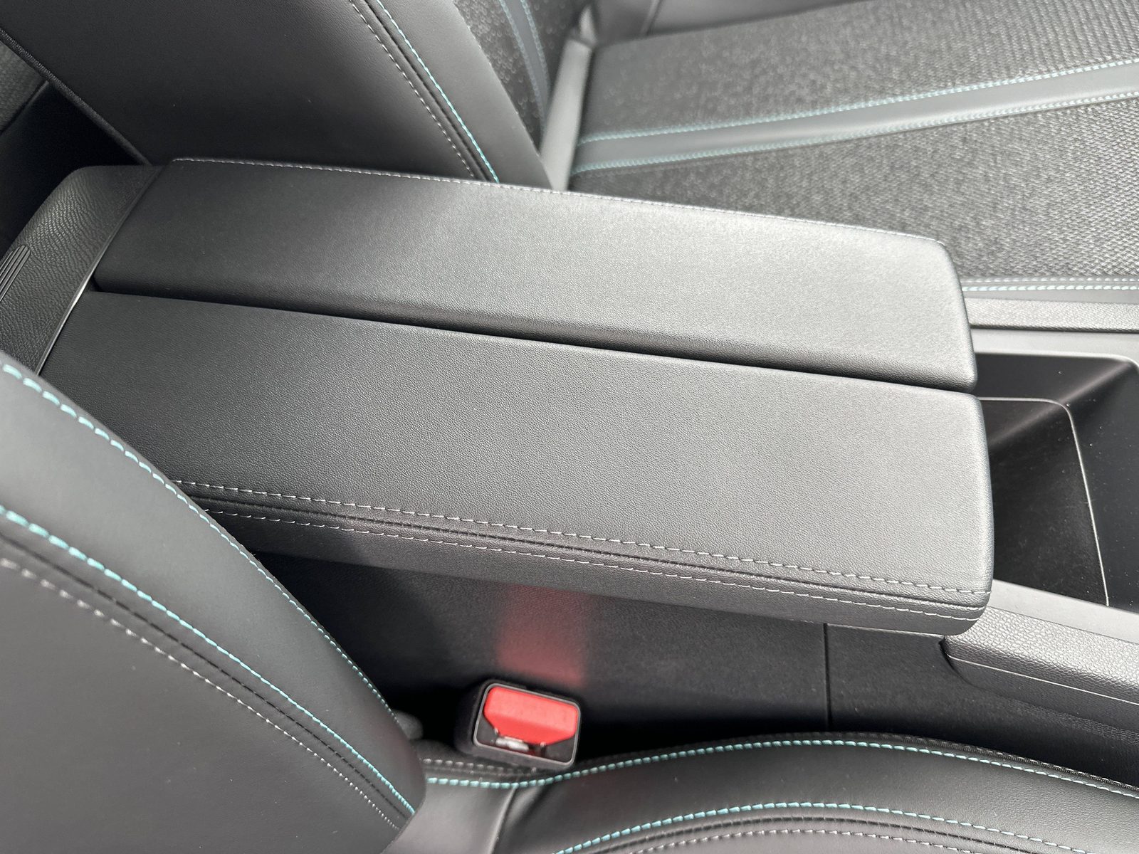 2025 Peugeot 308 — fotografija 24
