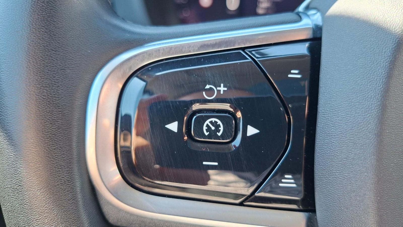 2023 Volvo XC60 — fotografija 12