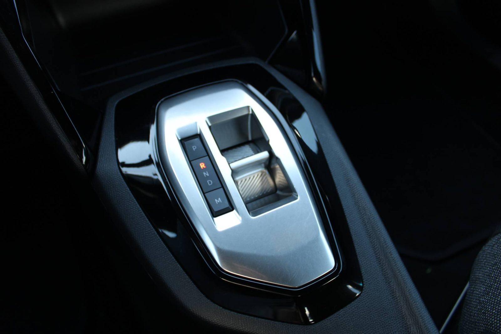 2023 Peugeot 2008 — fotografija 22