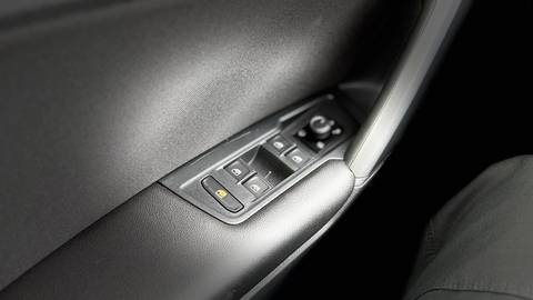 2020 Volkswagen Tiguan — sličica 17