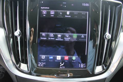 2021 Volvo V60 — sličica 20