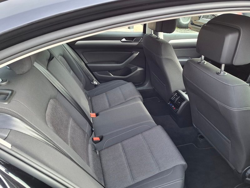 2019 Volkswagen Passat — fotografija 11
