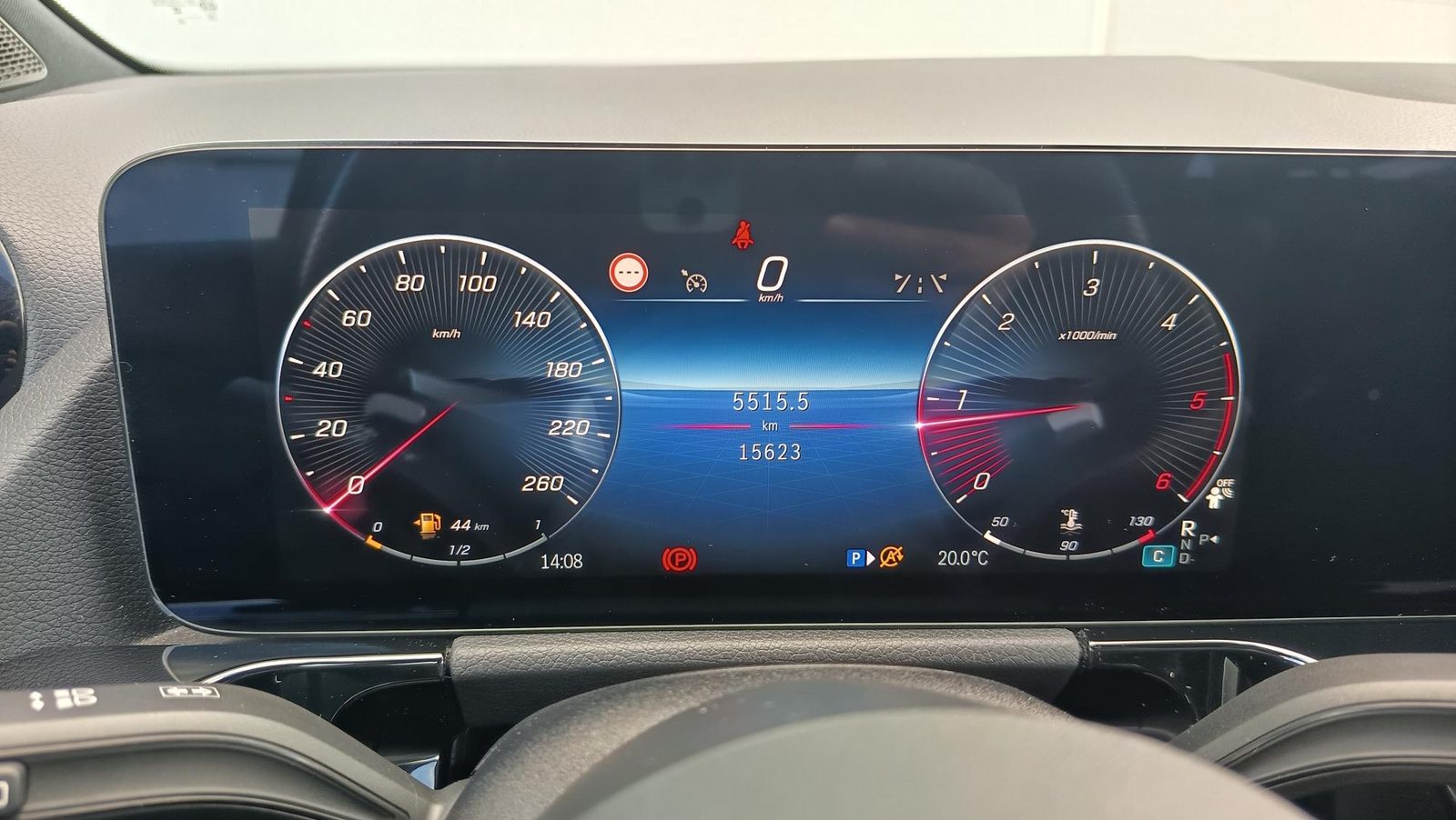 2026 Mercedes-Benz GLA AMG Line — fotografija 15