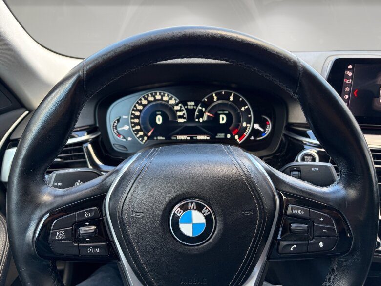 2019 BMW Serija 5 — fotografija 8