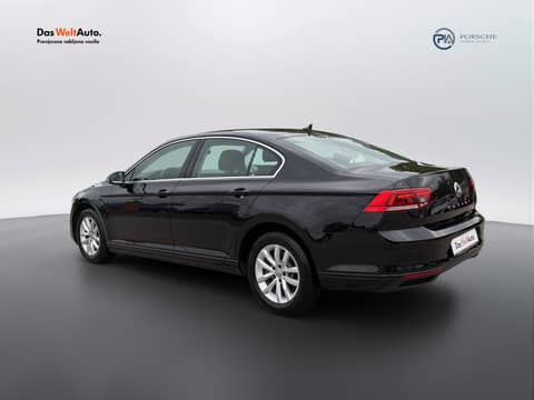 2020 Volkswagen Passat — sličica 3