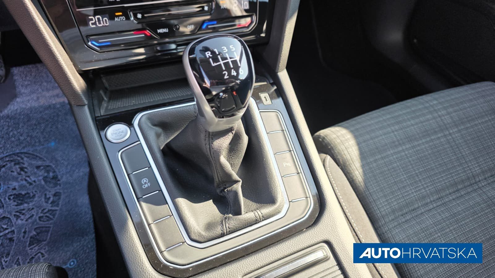 2022 Volkswagen Passat — fotografija 16