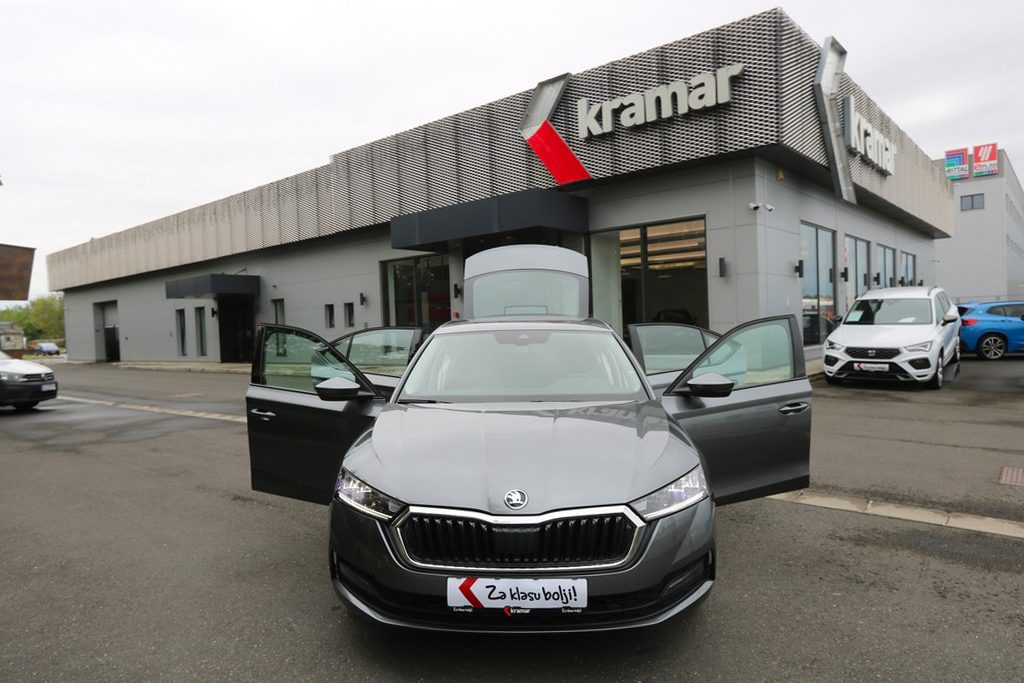 2022 Škoda Octavia — fotografija 13