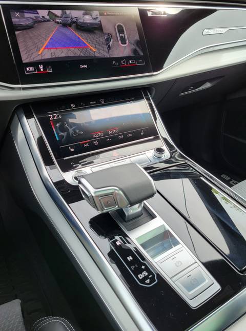 2023 Audi Q8 S line — sličica 16