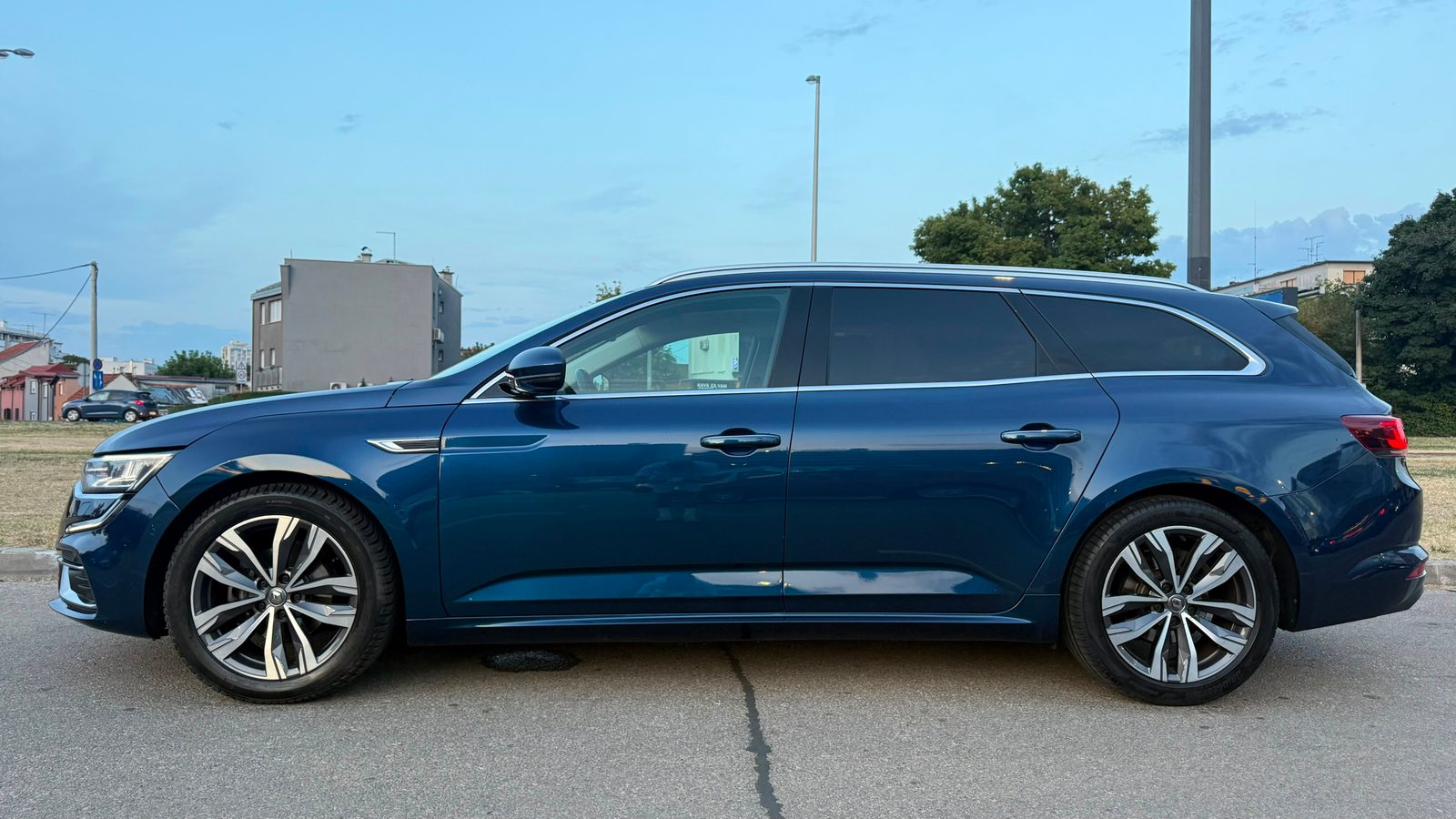 2021 Renault Talisman Grandtour — fotografija 10
