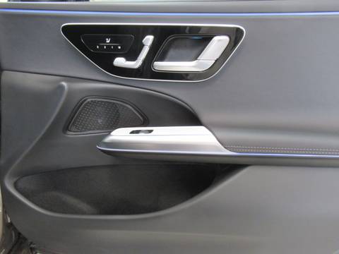 2025 Mercedes-Benz E-klasa AMG Line — sličica 11