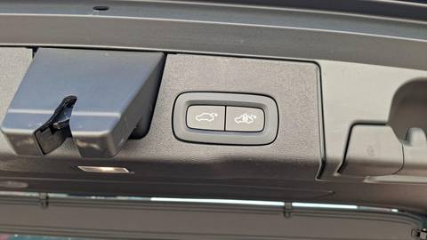 2023 Volvo XC60 — sličica 23