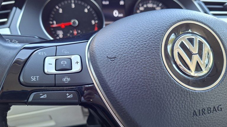 2019 Volkswagen Passat — fotografija 17